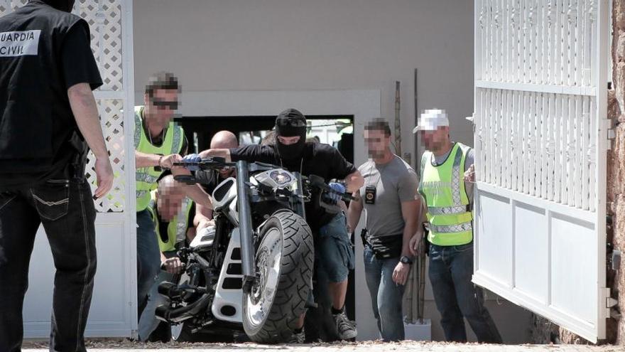 Im Juli 2013 wurden bei einer Großrazzia auf Mallorca mehrere Motorräder der Hells Angels beschlagnahmt.