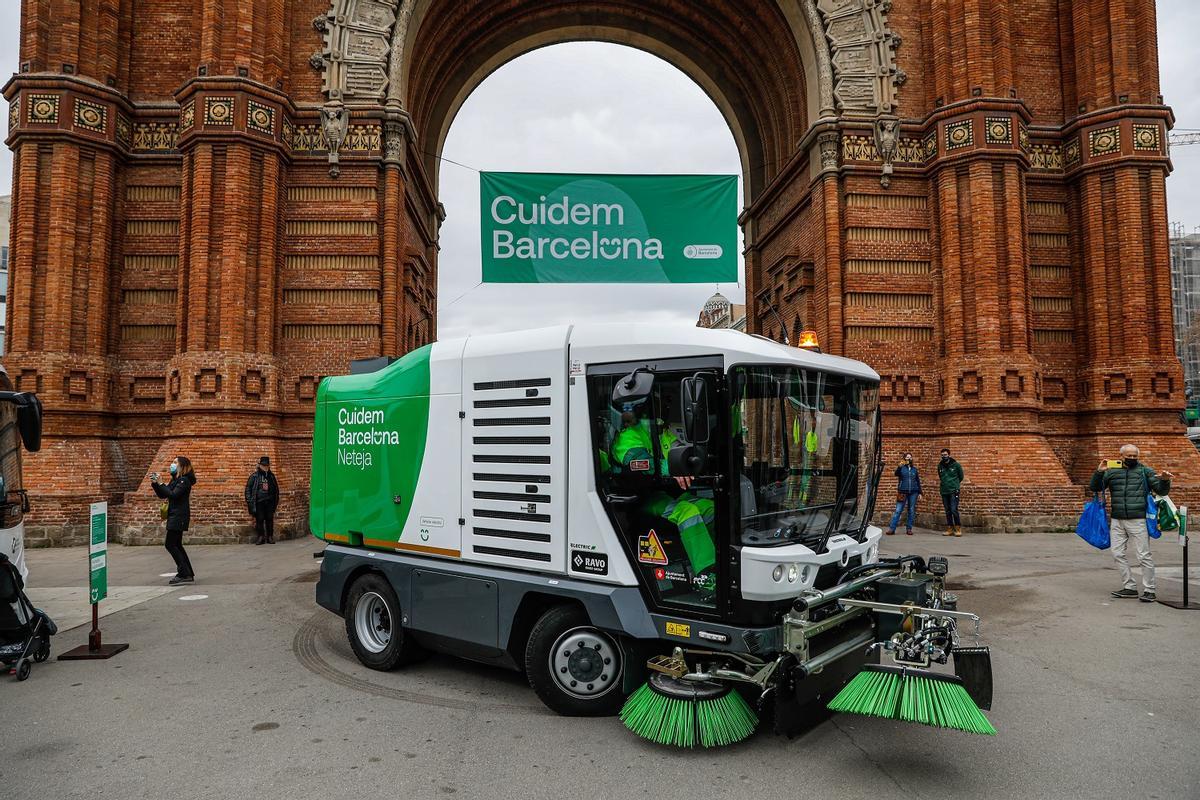 Los nuevos camiones de basura eléctricos.