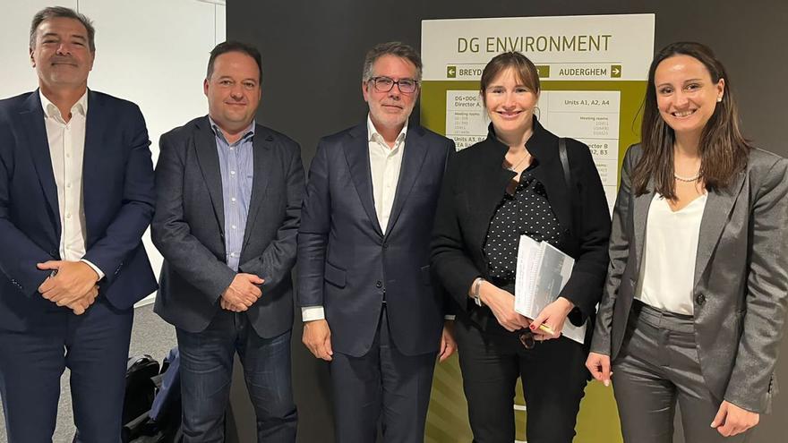 Carlos Van Zeller (I), José María Ramos, José Pina, Emmanuelle Maire y Enyd López participaron en la reunión