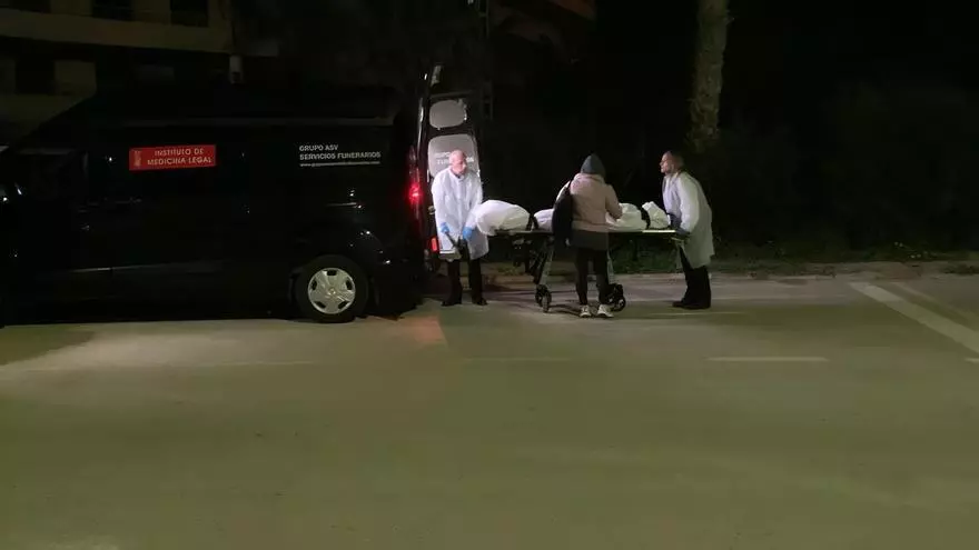 Trágico accidente en la playa de Barranco Rubio de Orihuela: un joven de 28 años muere al caer desde diez metros de altura