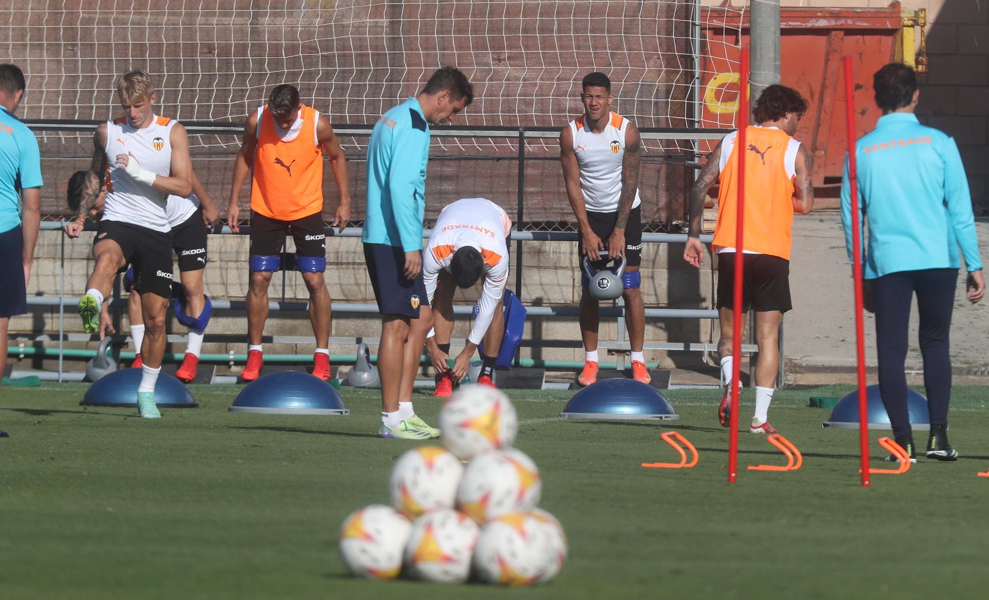 Entrenamiento del Valencia previo al partido frente al Sevilla