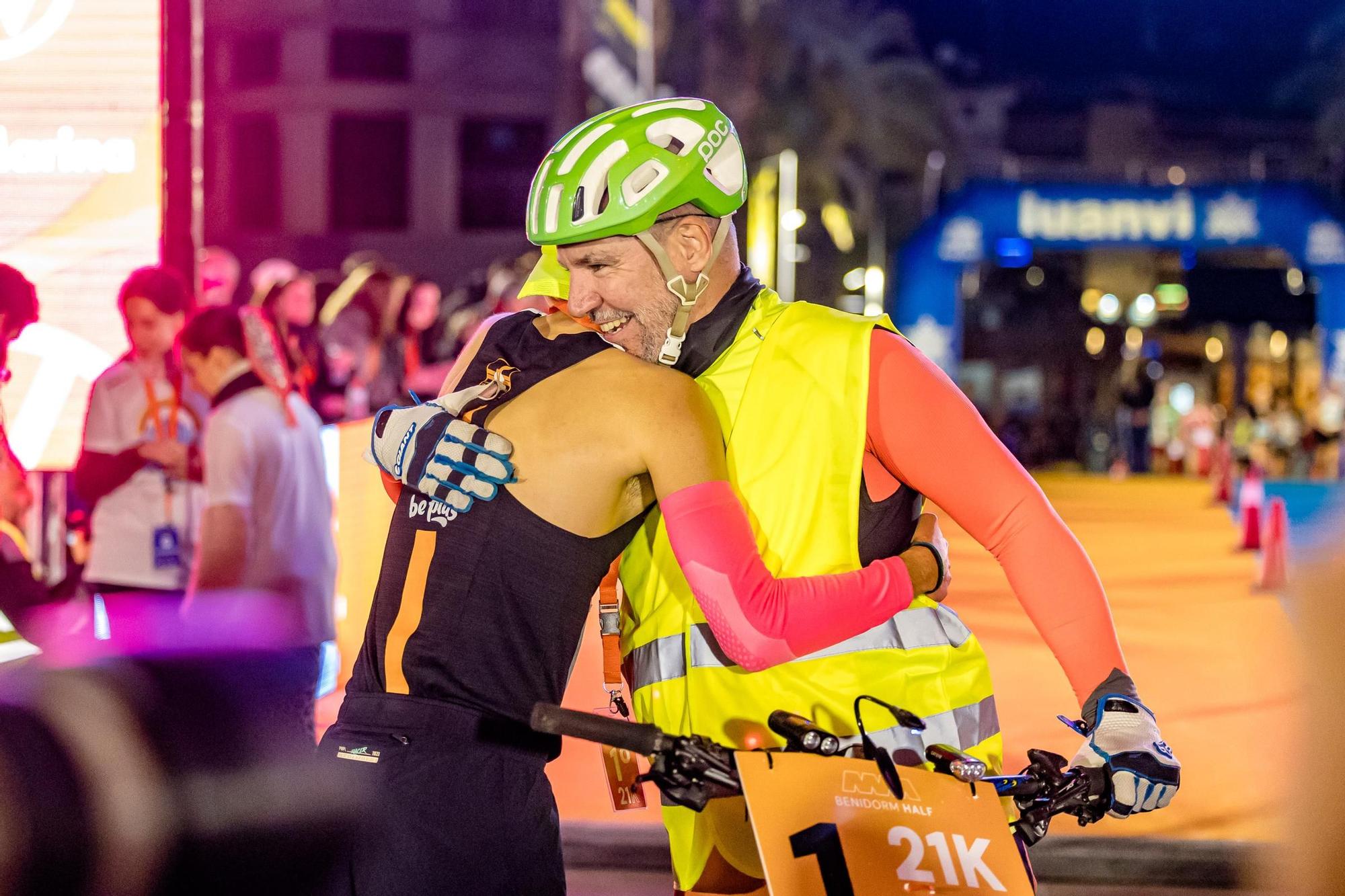 Cerca de 5.000 corredores toman Benidorm.