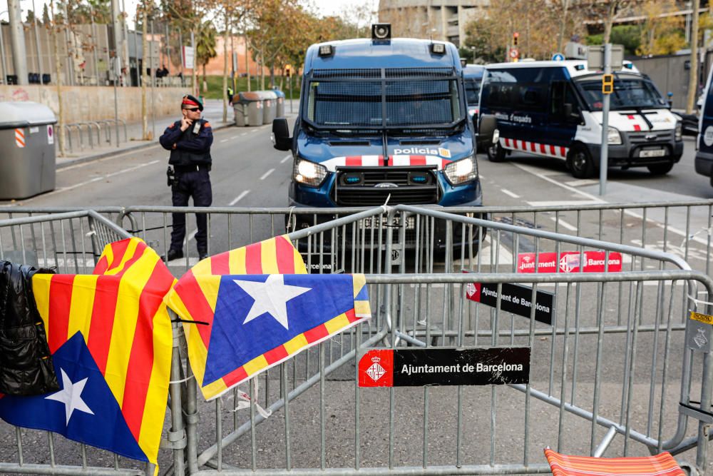 Protesta de Tsunami entorn el Camp Nou