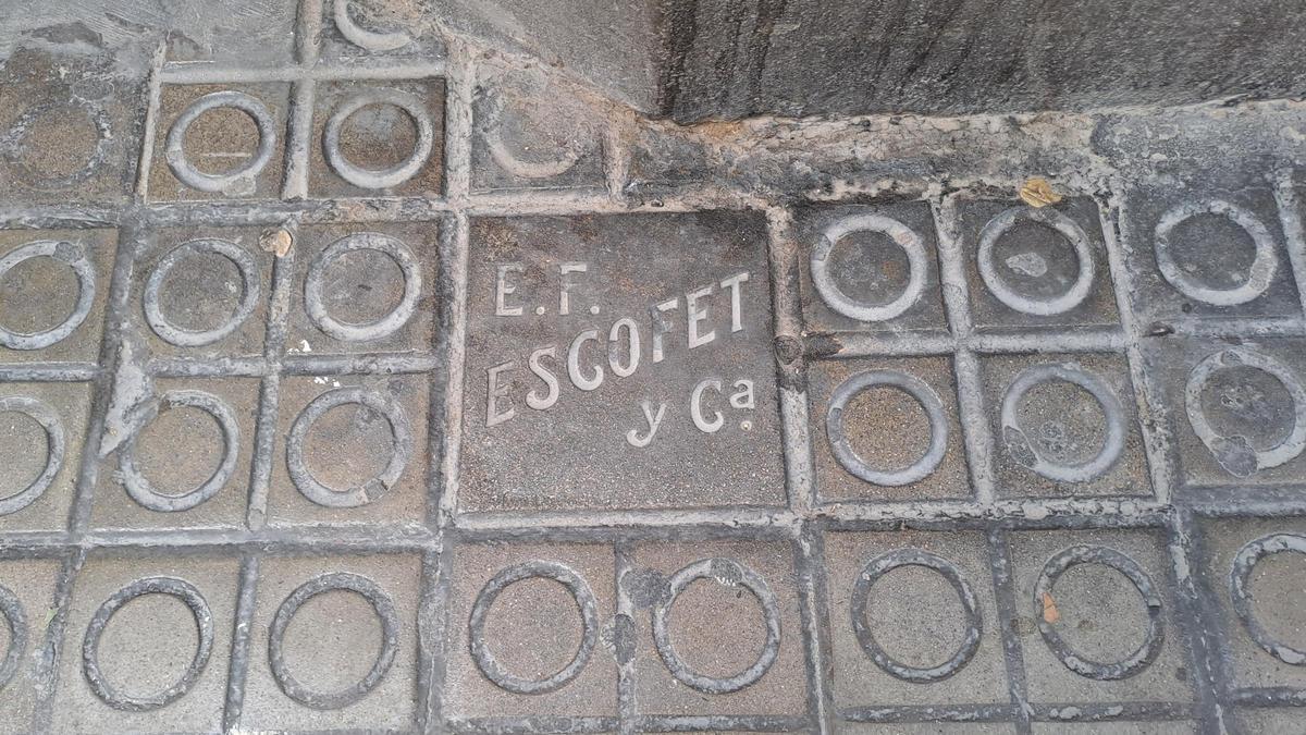 El sello de Escofet, en la calle de Aribau
