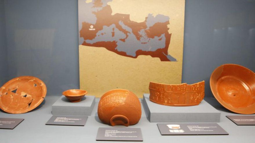 Cerámicas en el Museo de la Campa Torres. | ÁNGEL GONZÁLEZ