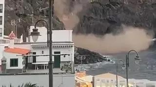 Un desprendimiento en la playa de San Marcos, en Icod de los Vinos, sorprende a los vecinos