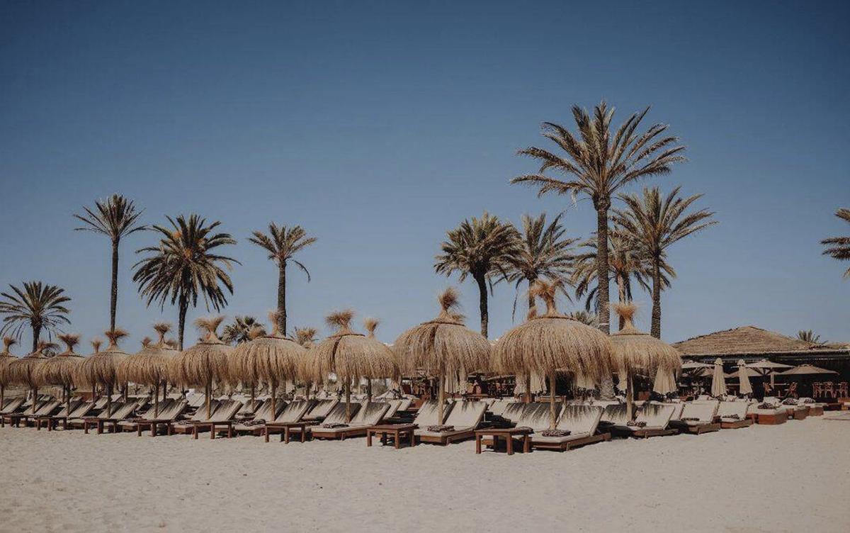 Beachouse ofrece un plan tranquilo para desconectar y disfrutar de la playa. | BEACHOUSE IBIZA