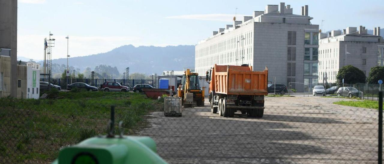 Obras de Adif en la plataforma sobre las vías en Doce de Novembro.