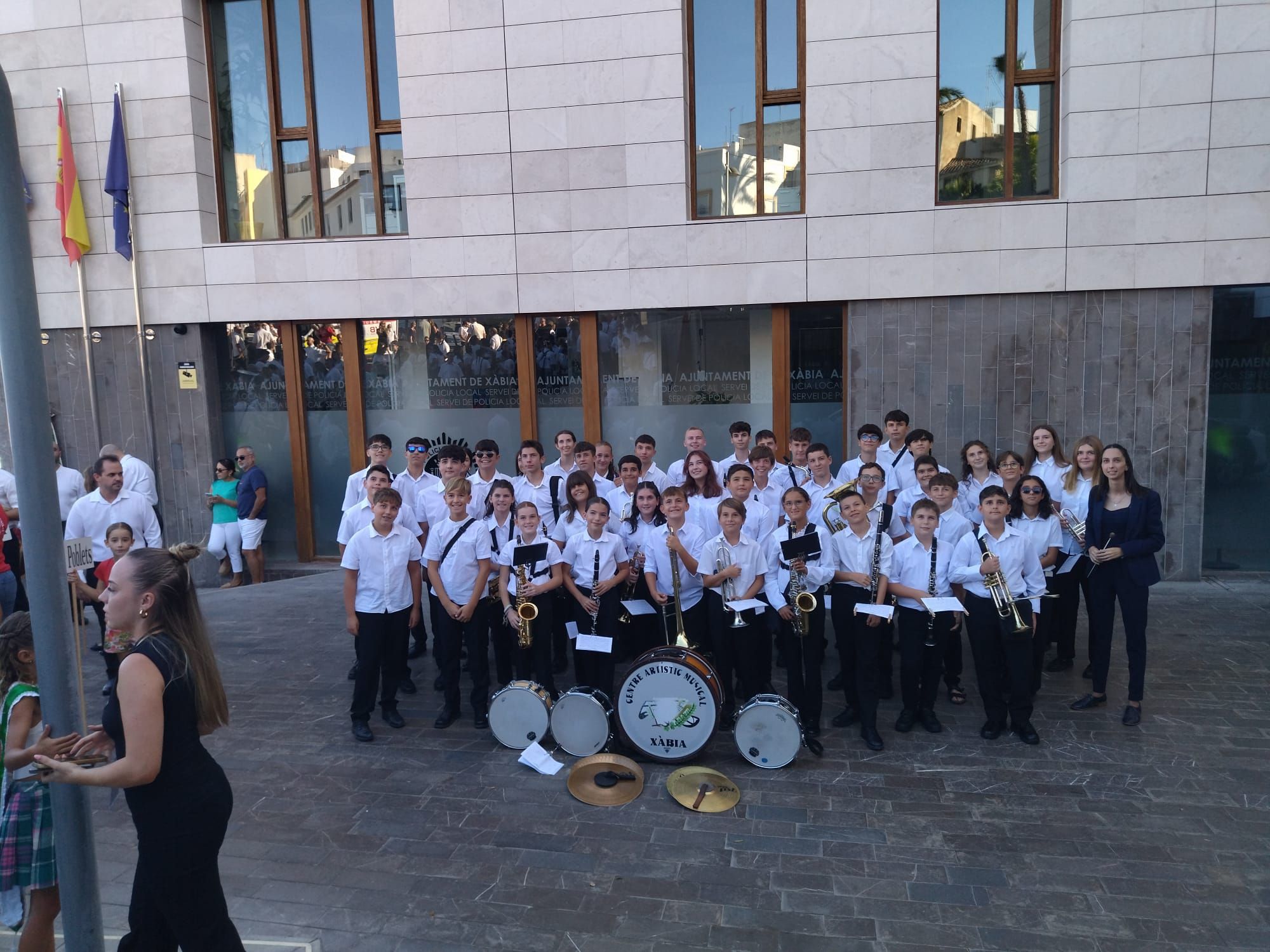 Xàbia, capital de la música: más de 800 músicos de toda la comarca llenan de vida las calles (imágenes)