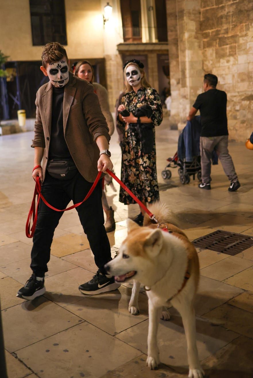 València se disfraza para celebrar Halloween