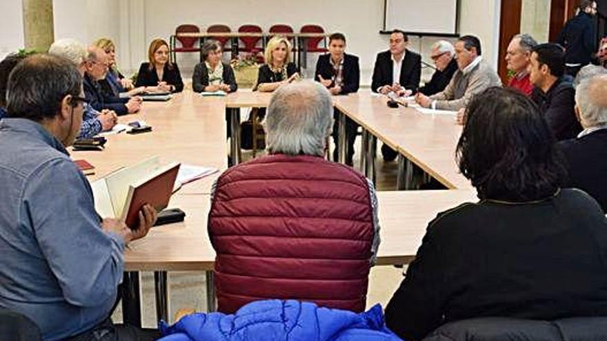 Reunión de los alcaldes alistanos con la consejera de Sanidad el pasado 3 de febrero.