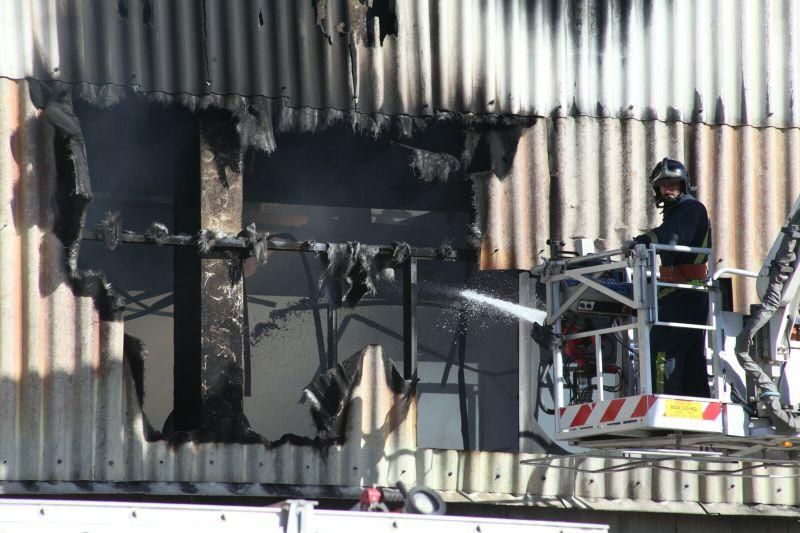 Arde una nave de curtido de pieles en Lorca