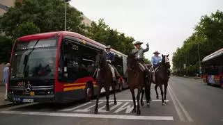 El tranvibús, el nuevo plan para acercar la Feria a Sevilla Este: una media de 50 minutos de trayecto y quejas por los atascos