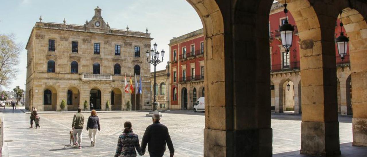 La plaza Mayor, con la Casa Consistorial al fondo.