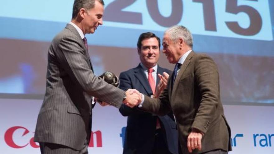 El rey Felipe VI entregó a la empresa el premio Cepyme.