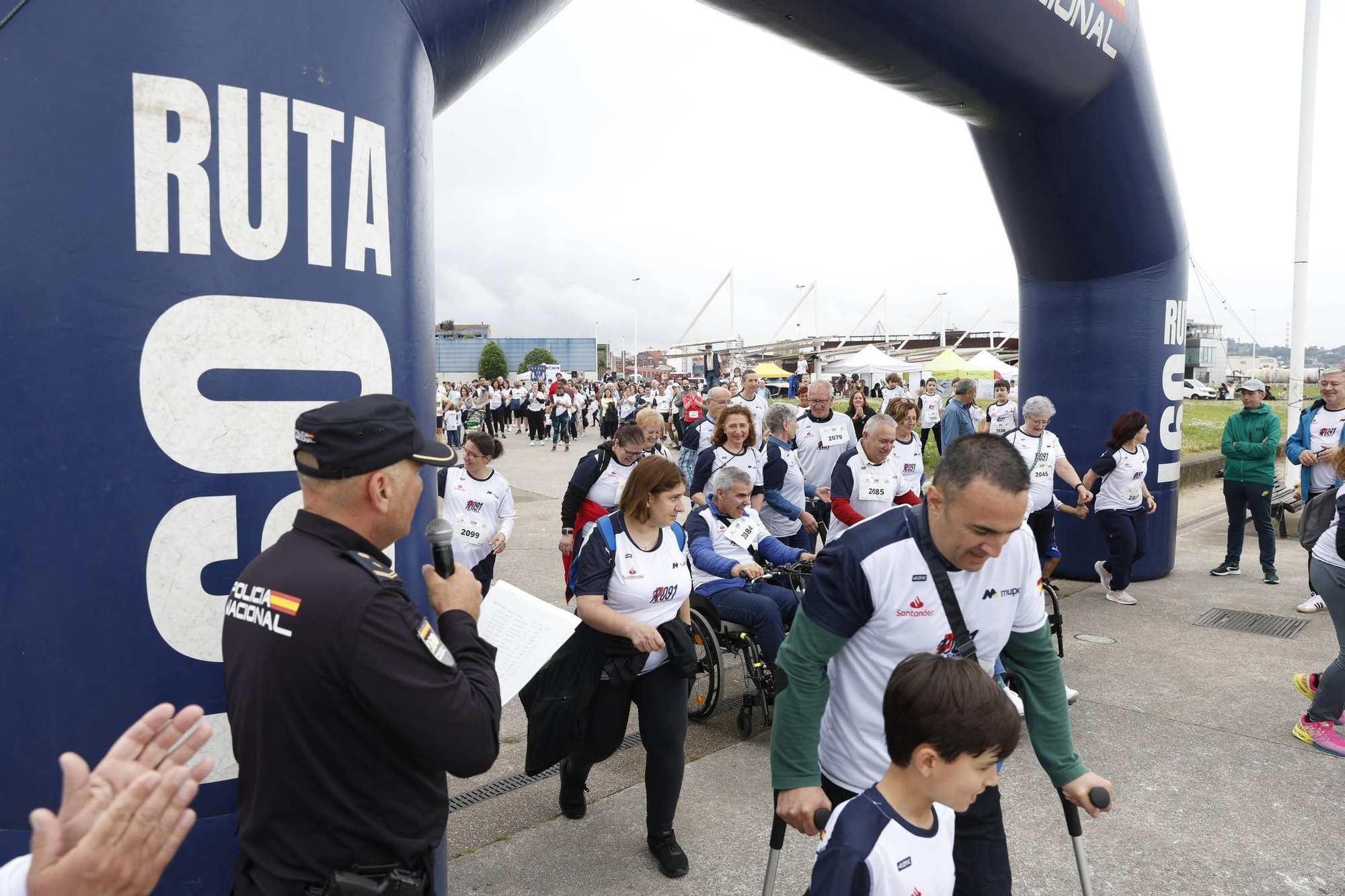 En imágenes: Gijón se vuelca con la "Ruta 091" de la Policía Nacional