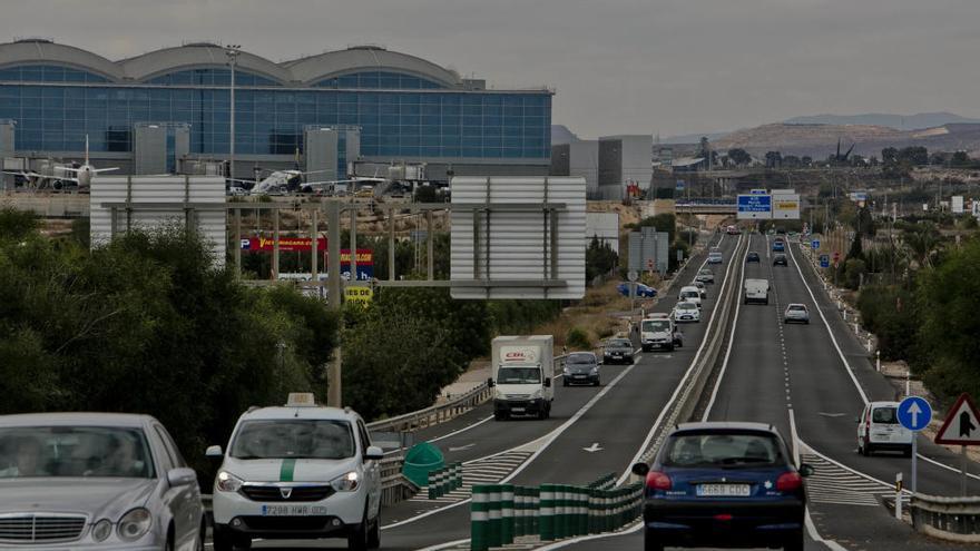 El Consell reclama a Rajoy que el nuevo plan de carreteras incluya los accesos al aeropuerto