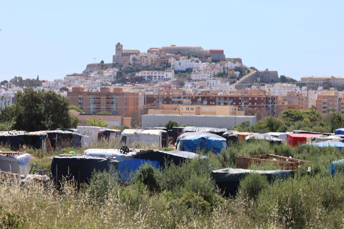 Todas las imágenes del asentamiento chabolista de sa Joveria, el más grande de Ibiza Todas las imágenes del asentamiento chabolista de sa Joveria, el más grande de Ibiza