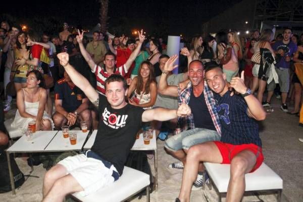 Cientos de personas festejan en Las Playas el pase a semifinales