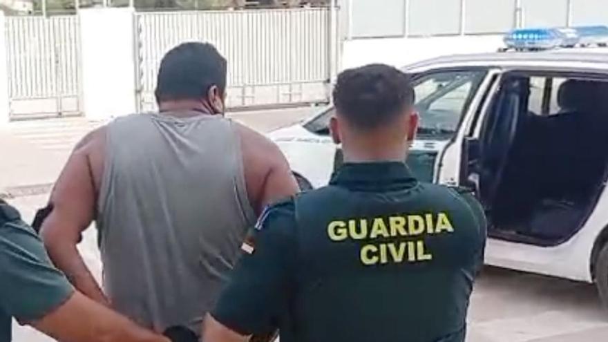 Sorprendido de copiloto en un coche con un bolso cargado de cocaína y éxtasis en Torre Pacheco
