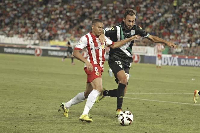 El Córdoba CF arranca un punto en Almería