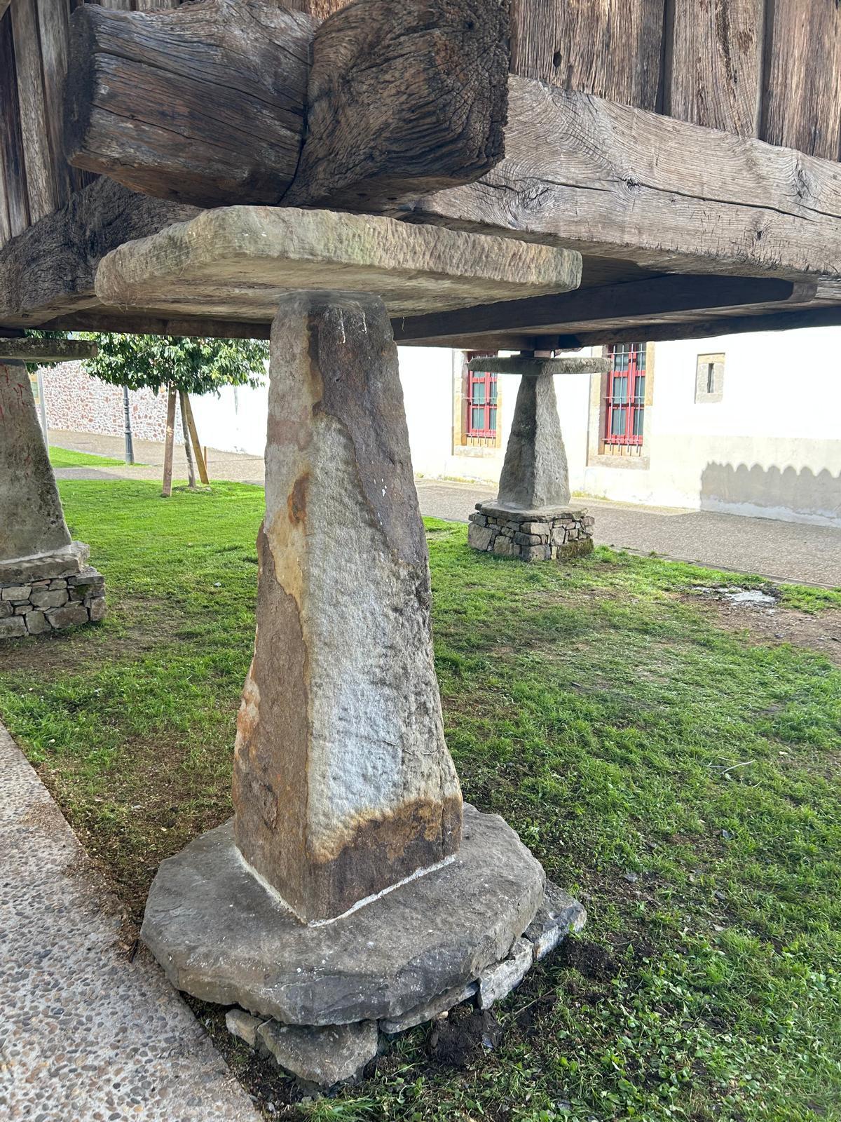 El hórreo del siglo XVI restaurado ya luce en el centro de Villaviciosa El hórreo del siglo XVI restaurado ya luce en el centro de Villaviciosa