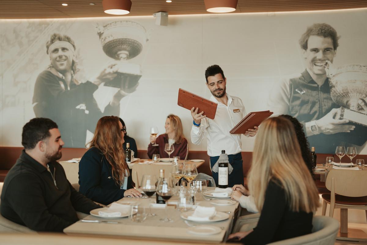Restaurante Roland Garros ofrece una experiencia que va mucho más allá de la gastronomía.