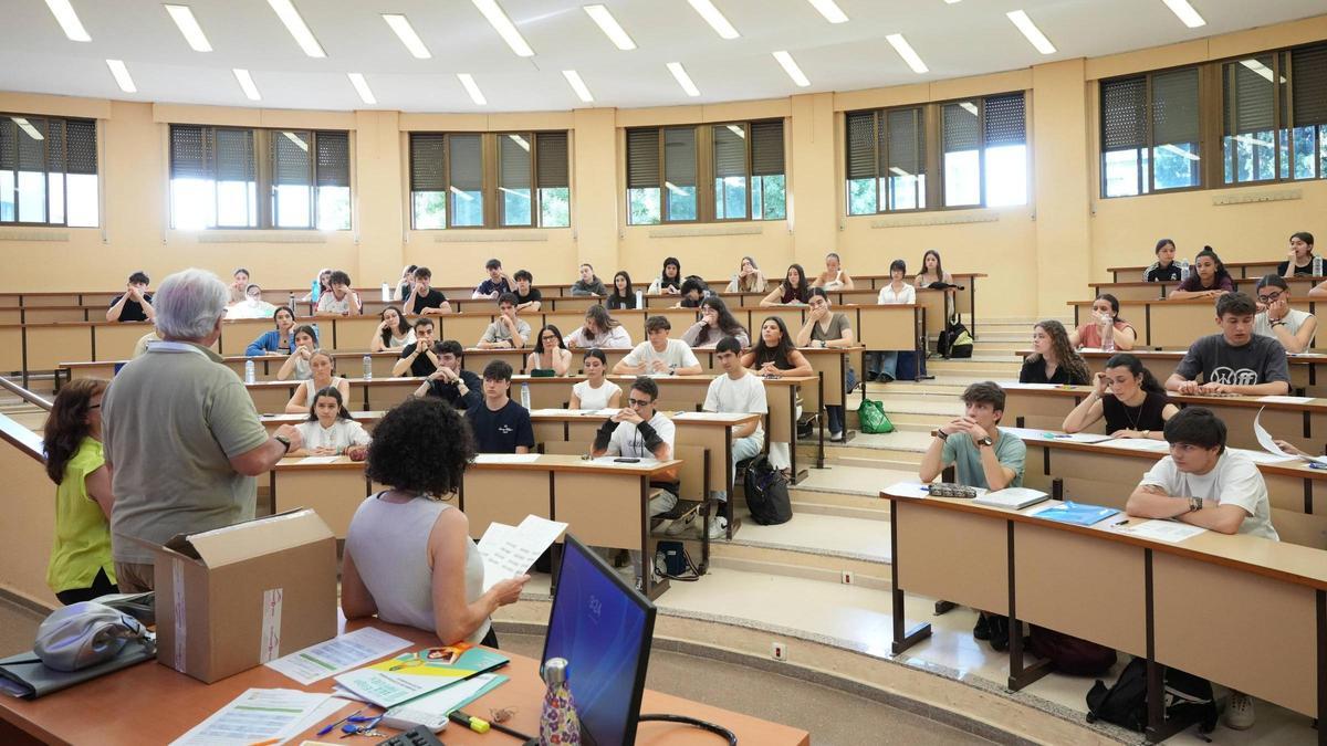 Inicio de la PAU en la Facultad de Ciencias Económicas y Empresariales.