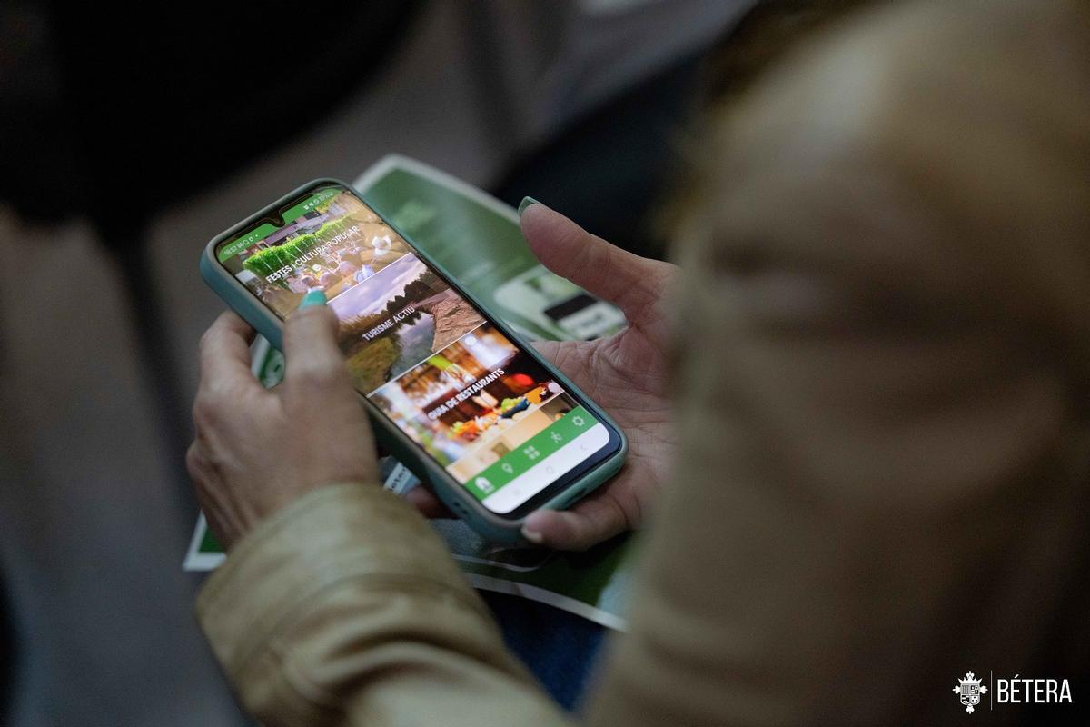Vista de la APP en un dispositivo móvil.