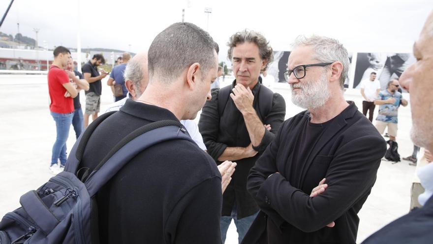 Rafael Cofiño, número uno de Sumar Asturies, se ha reunido con trabajadores asturianos para comentar la crítica situación de la industria en la región