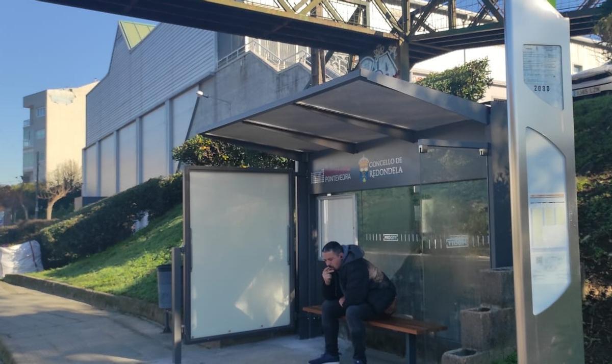 Una de las nuevas marquesinas instaladas en Chapela.