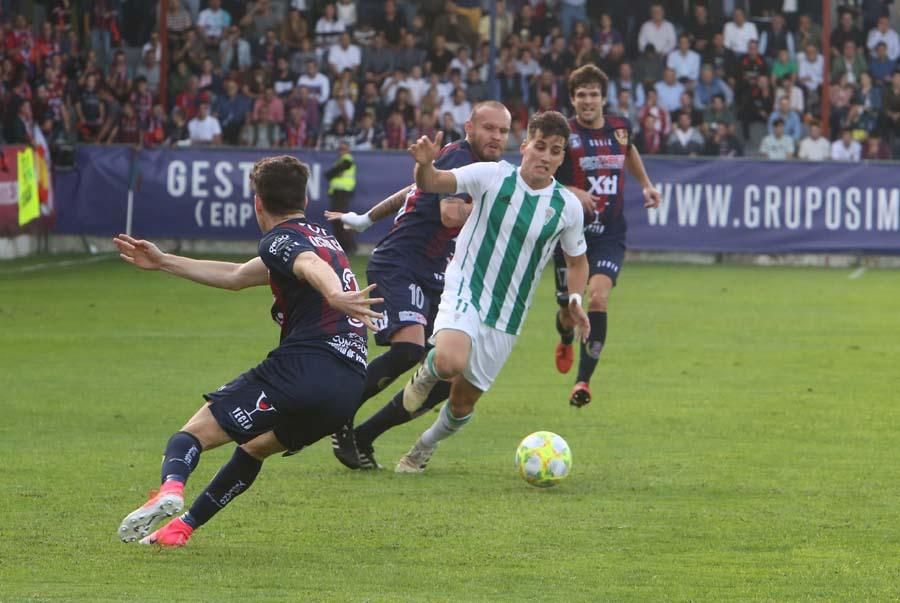 El Córdoba CF salva un punto ante el Yeclano