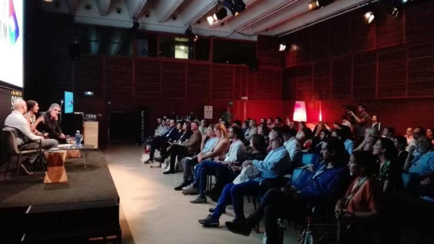 Dos momentos de la presentación de Canary Island Film en San Sebastián.