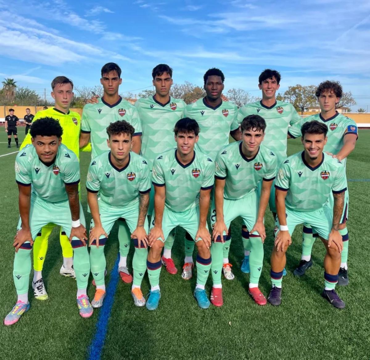 Once del At. Levante ante el Jove Español