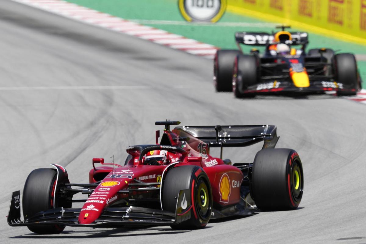 MONTMELÓ (BARCELONA), 22/05/2022.- El piloto español Carlos Sáinz, de Ferrari durante el Gran Premio de España de Fórmula Uno que se disputa este domingo en el circuito de Barcelona-Cataluña, en Montmeló (Barcelona). EFE/Enric Fontcuberta