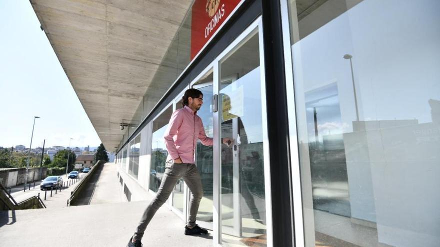 El técnico, esta mañana entrando en Pasarón