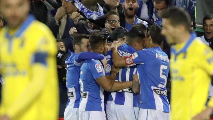 Los jugadores del Leganés celebran uno de los goles.