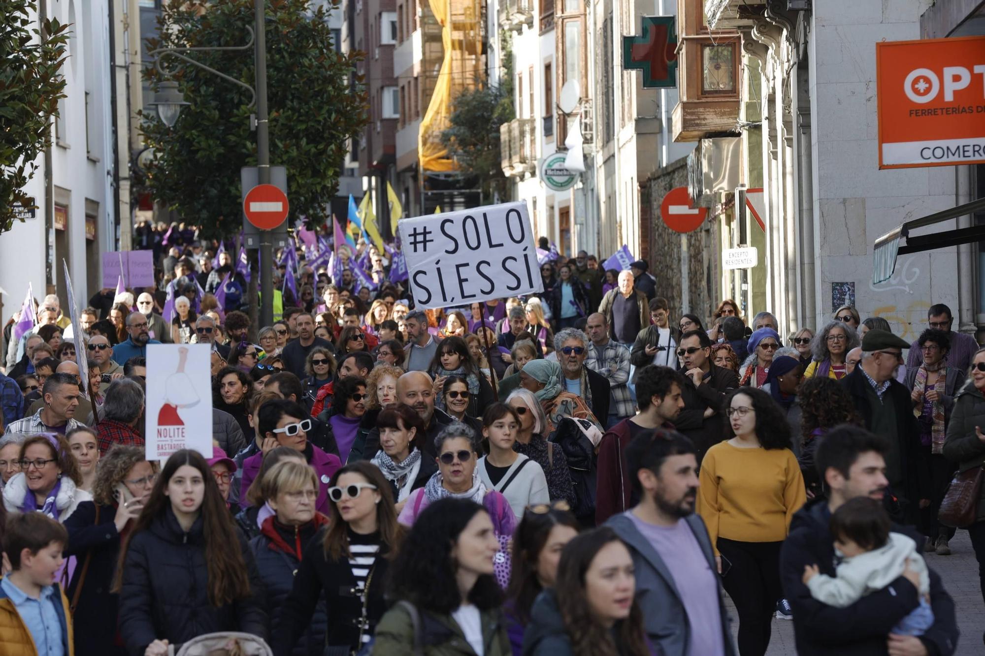 Así fue la manifestación del 25N en Pola de Siero