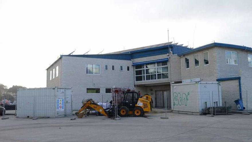 Las obras en la cofradía ya han comenzado en el exterior de las instalaciones. // Gonzalo Núñez