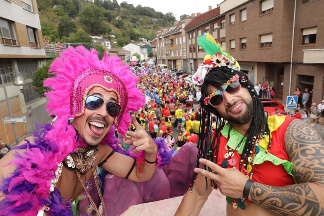 Así fue el Descenso Folklórico del Nalón: la galería de fotos de la fiesta lavianesa