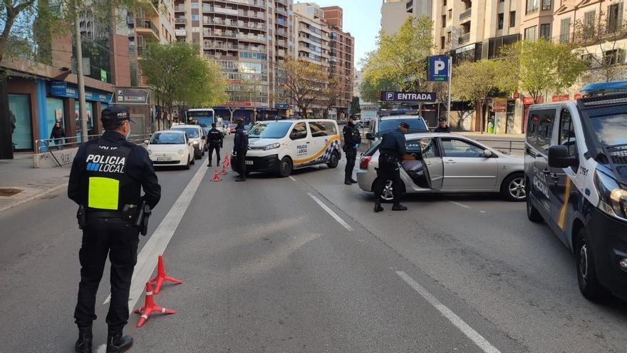 Bei Rot über die Ampel gegangen: Bus erfasst vor dem Corte Inglés in Palma 56-jährige Fußgängerin