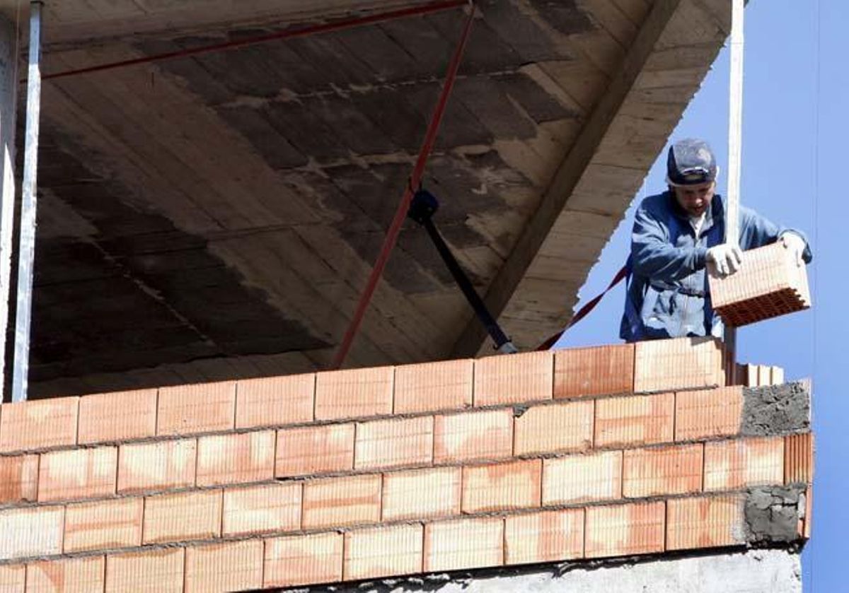 La construcción de nueva vivienda sigue a niveles bajos