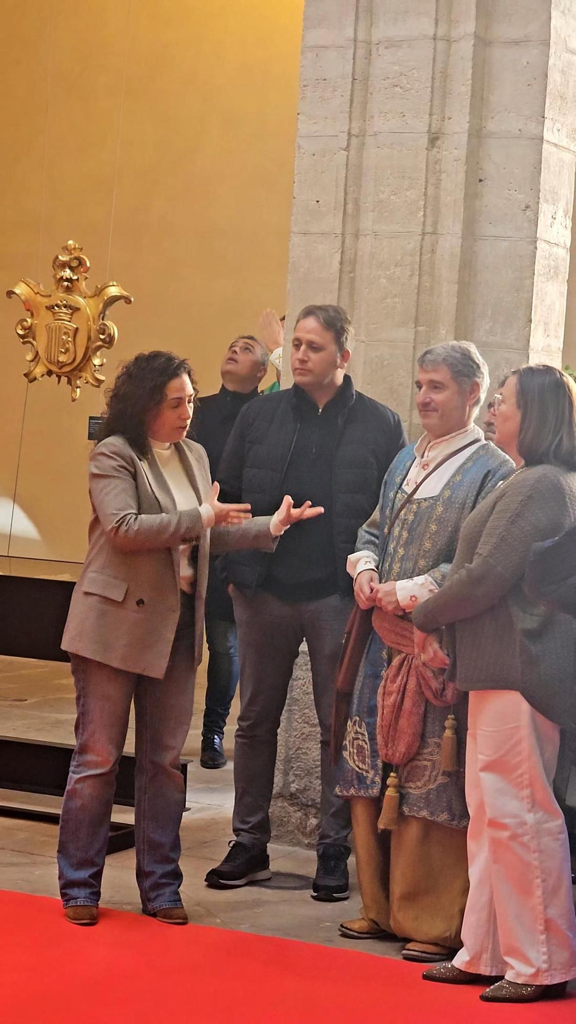 Una exposición ahonda en el simbolismo del Oriol como emblema de Orihuela