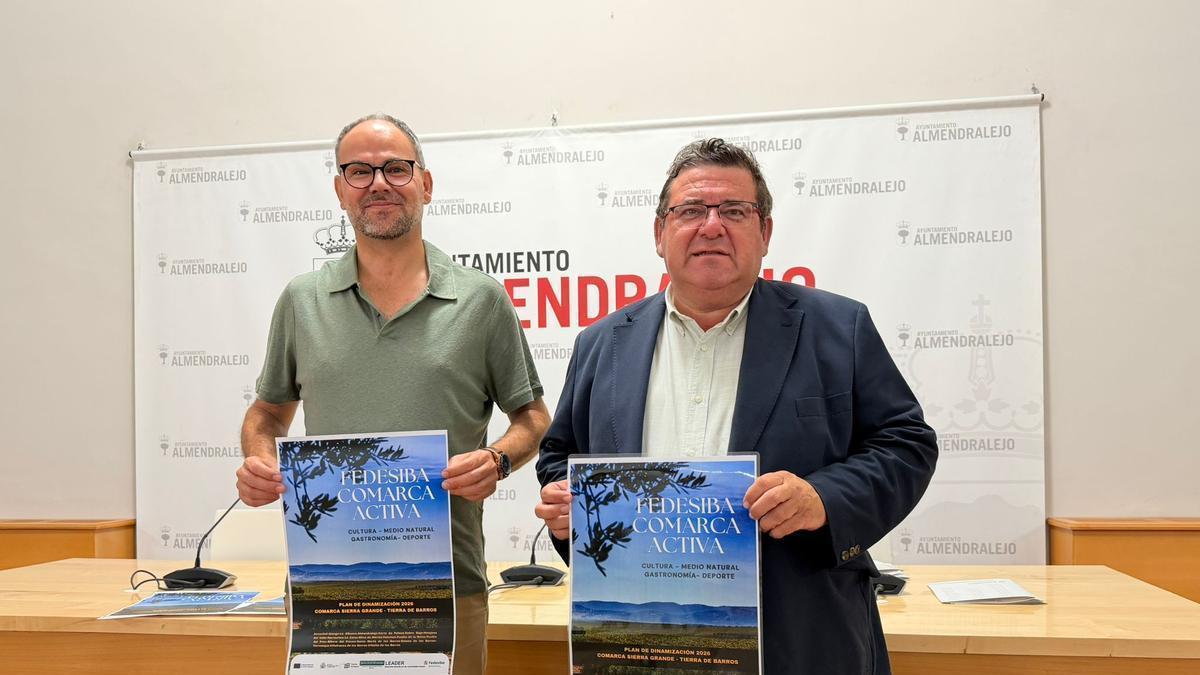 Antonio Flores y Manuel Díaz, de Fedesiba, presentaron sus propuestas en Almendralejo.