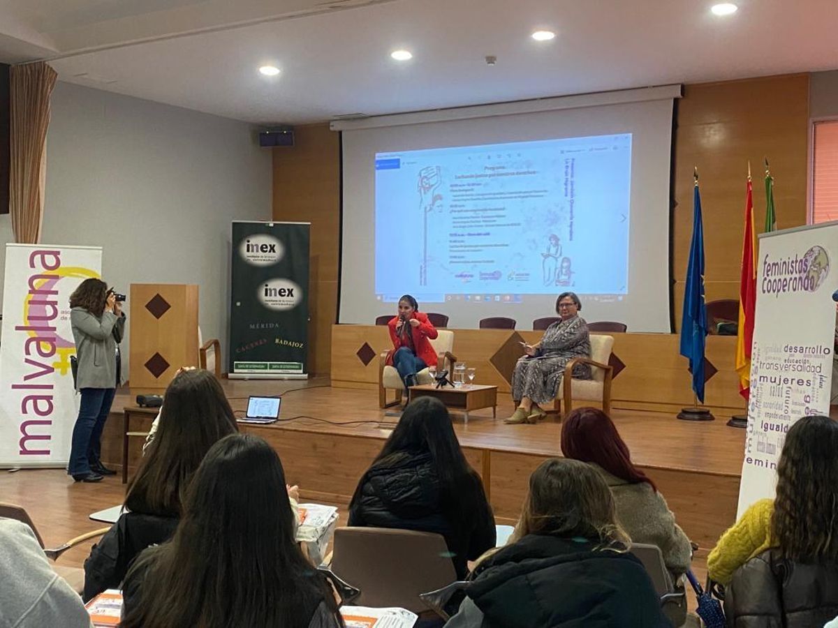 La consejera de Igualdad y Cooperación para el Desarrollo, Isabel Gil Rosiña, durante su intervención.