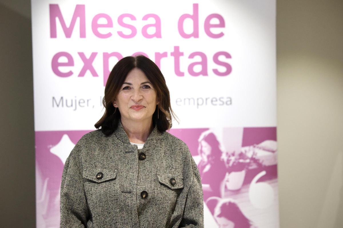 Loles Petit, directora comercial de CaixaBank en la Región.