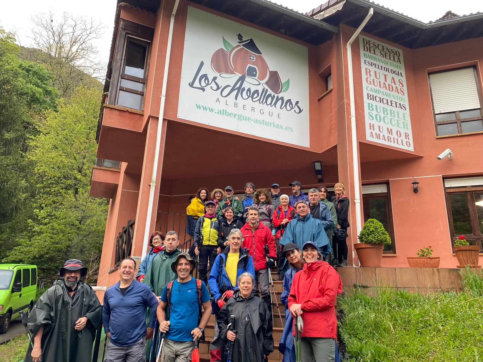 Peregrinación a Covadonga de la asociación La Travesera, de Laviana