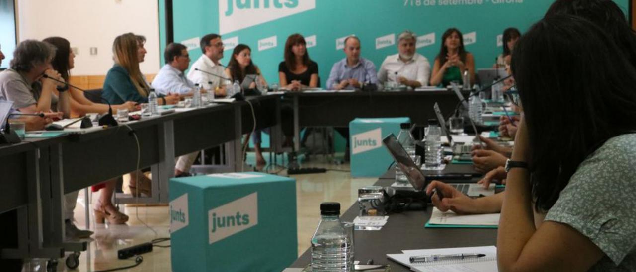 El grup parlamentari de Junts, reunit ahir a Girona