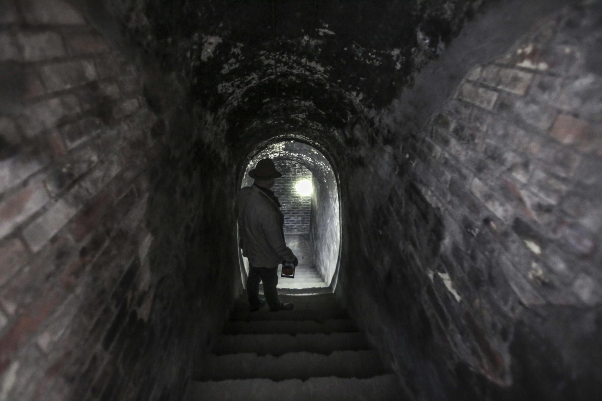 Un túnel del refugio al convento de Santa Faz