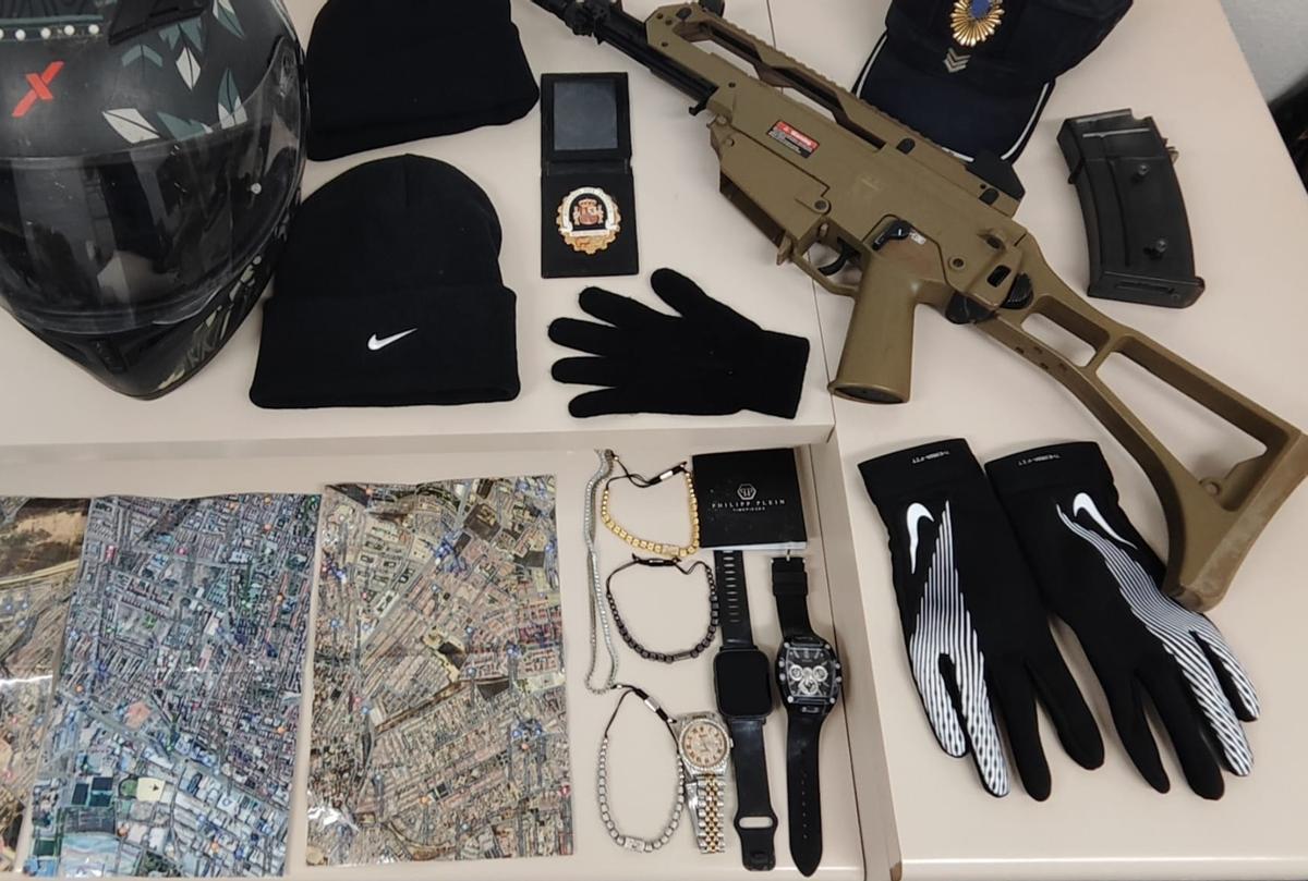 Parte del material intervenido por la Policía Nacional durante la operación